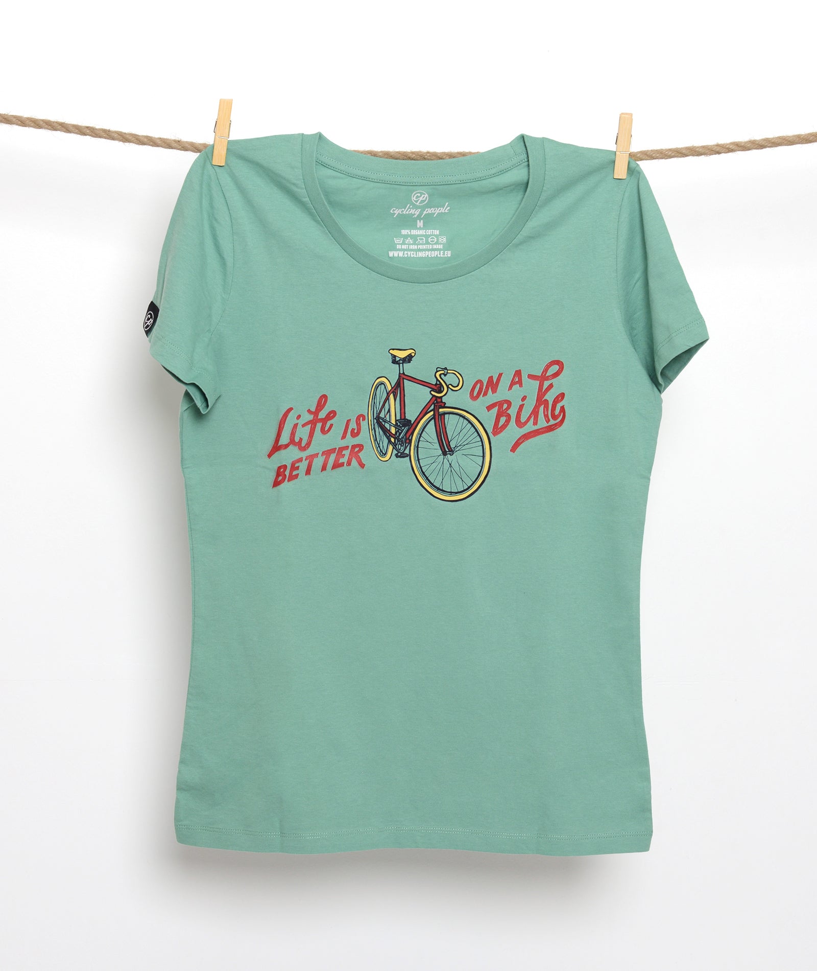 Life on a bike WOMEN'S T-SHIRT